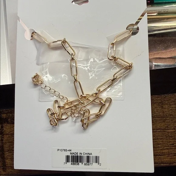 Juicy Couture Lock & toggle necklace - Picture 3 of 3